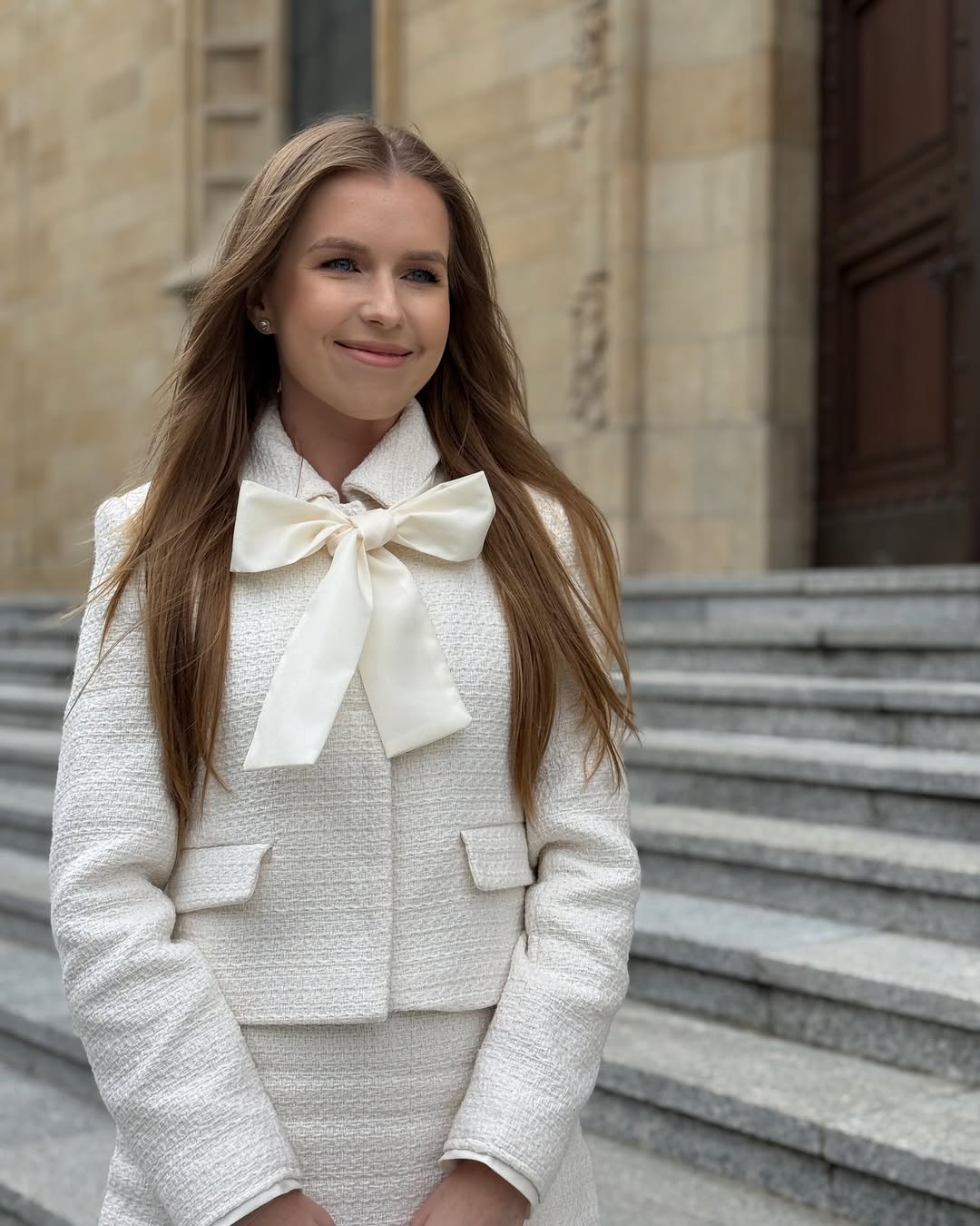 kiedy pogoda nie rozpieszcza czas wrócić do wiosennych stylizacji z okresu bride to be 🥰🤍🕊️